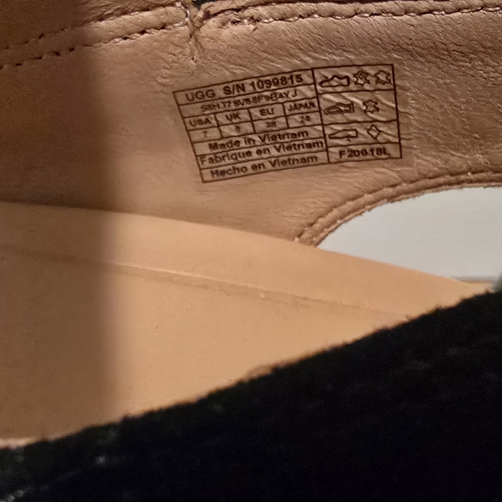 Ugg Sandals - image 5